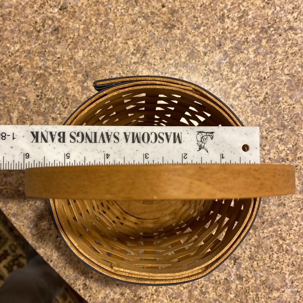 Longaberger Collectors Club Handmade Maple Basket 2004 Stationary Handle - Picture 11 of 17